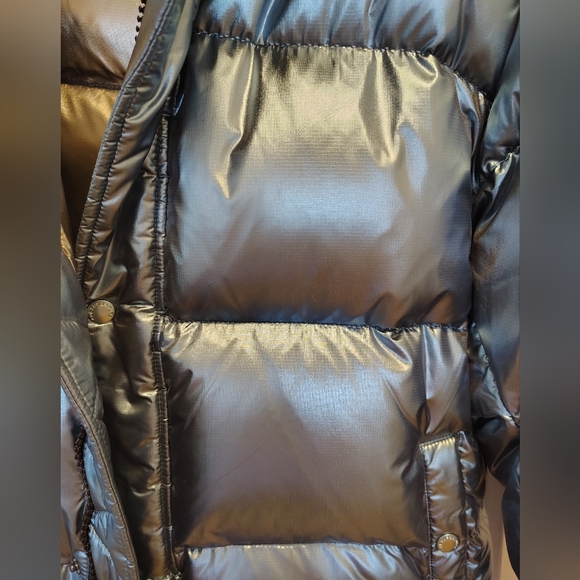 🔥Aritzia The Super Puff Shorty - Hi-Gloss - Size Medium - Picture 5 of 6